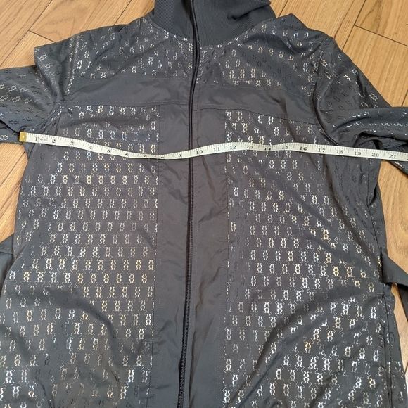 LULULEMON limited edition new moves silver gray full zip windbreaker jacket - Picture 9 of 9